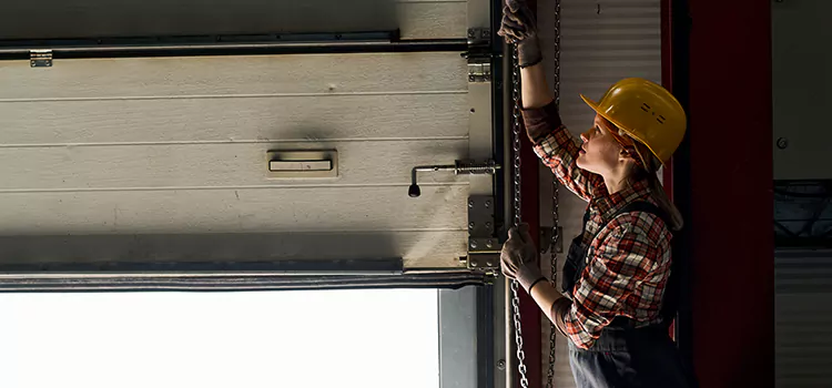 Addressing Common Garage Door Stoppage Issues in Lakeside, FL